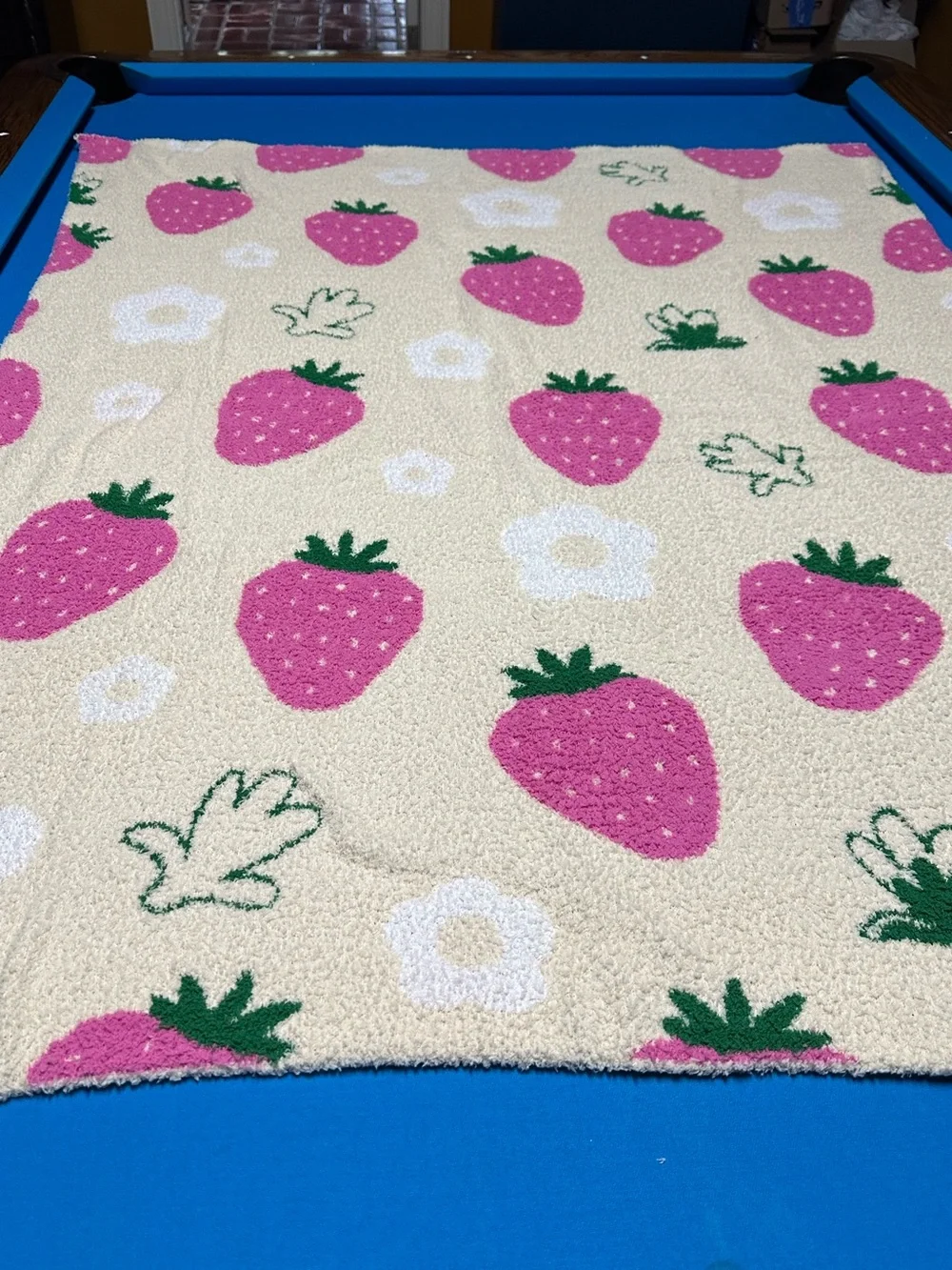 NWT Cozy Cream Sherpa Throw Blanket with Pink Strawberry Print